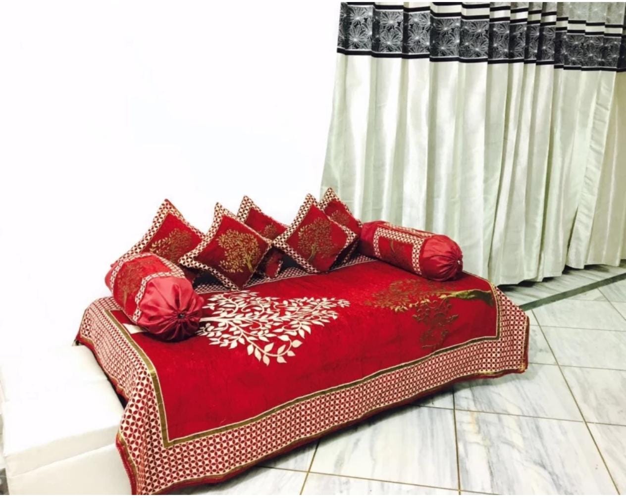 Chennile diwan set
